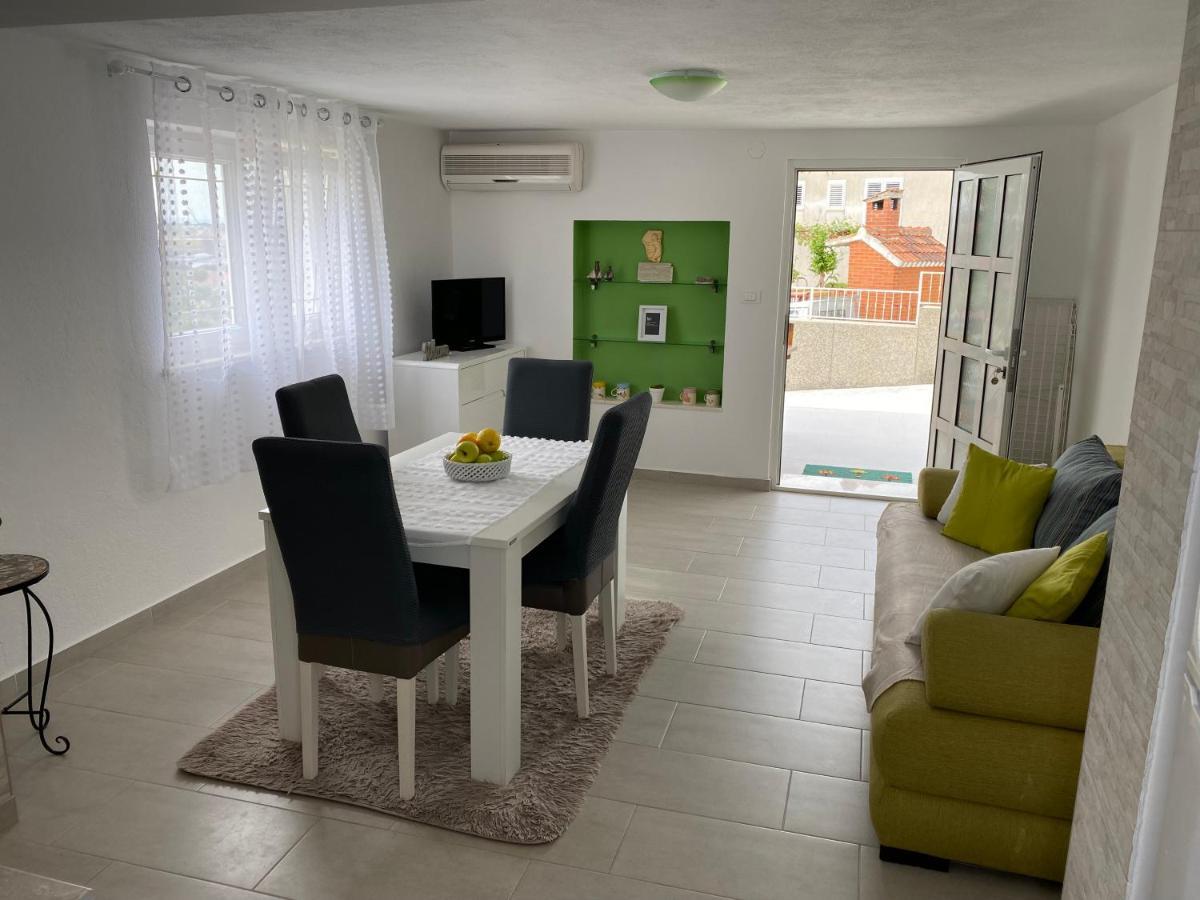 Apartment Carmen Trogir Exterior foto