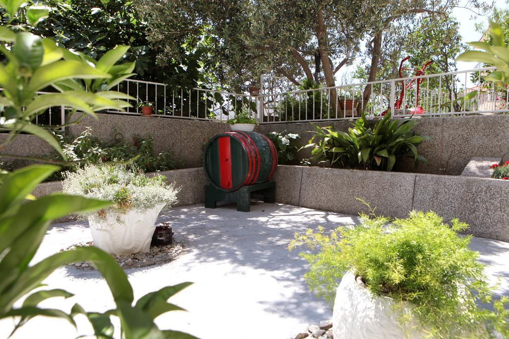 Apartment Carmen Trogir Exterior foto
