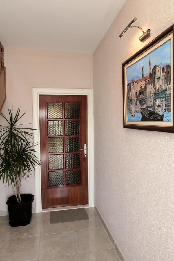 Apartment Carmen Trogir Exterior foto