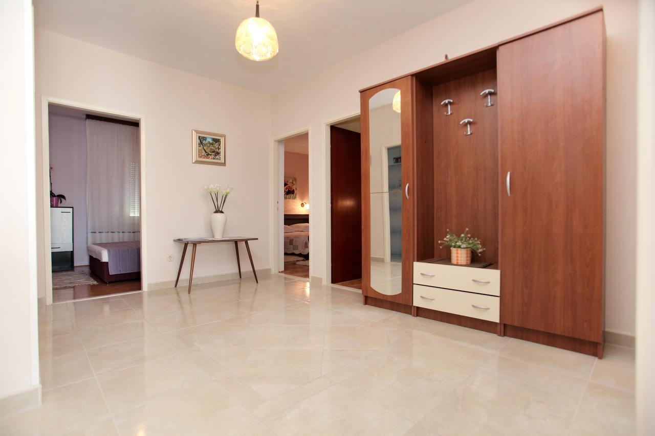 Apartment Carmen Trogir Exterior foto